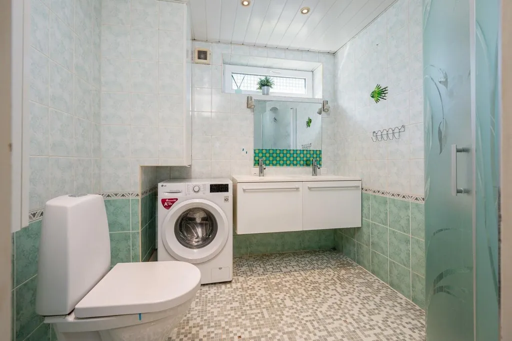 Salles de bain - Renovated Apartment with Stone Construction in Tõrvandi