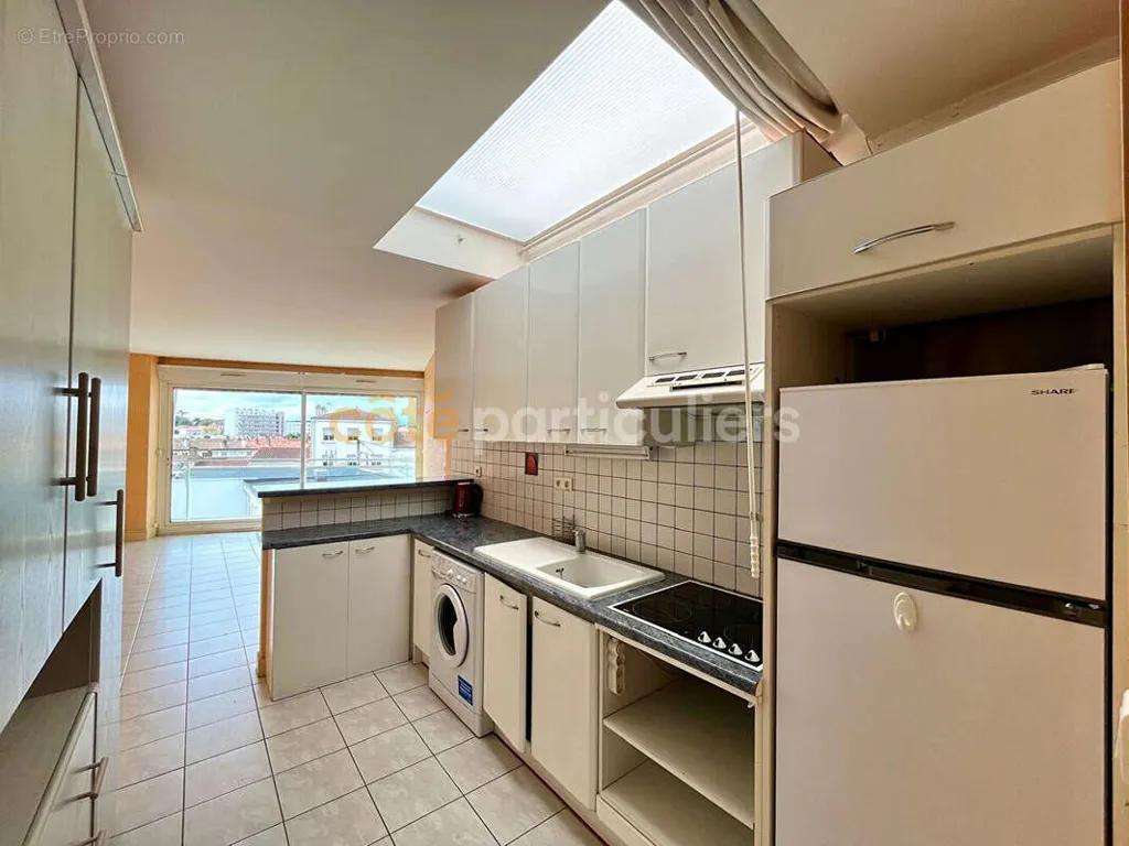 Kitchen - Bright Apartment with Balcony in Royan Centre