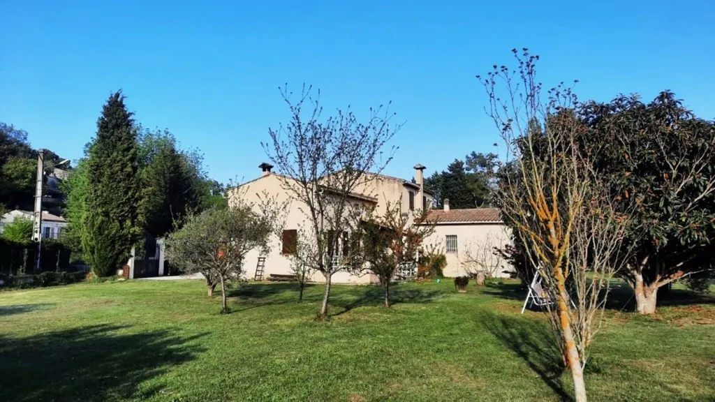Jardin - Maison avec terrasse et jardin à Lauris
