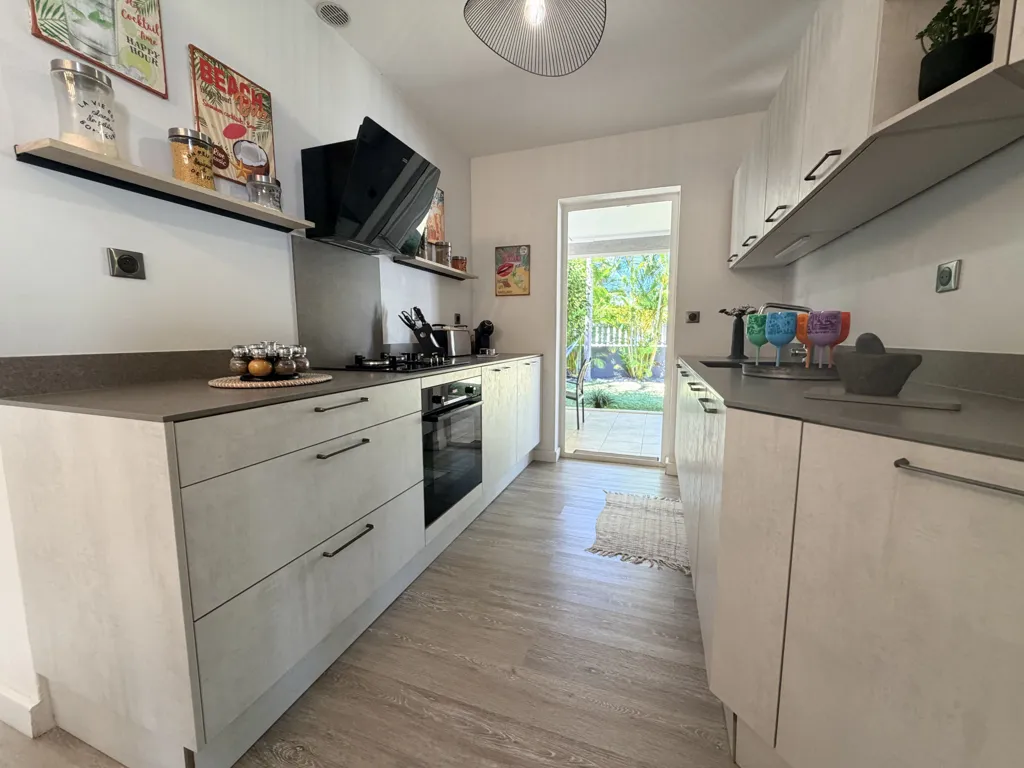 Cuisine - Villa F5 avec Piscine à Saint-Pierre