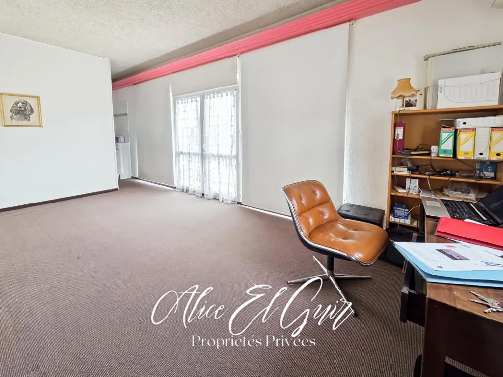 Office - Architectural House with Pool in Carcassonne