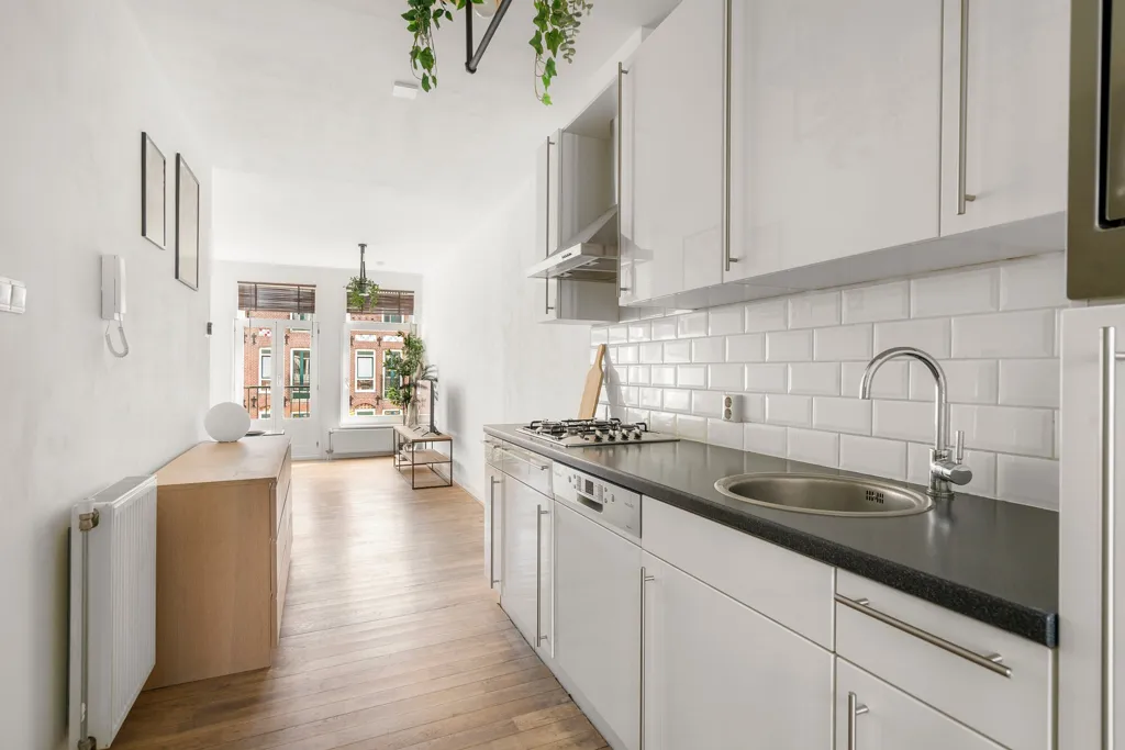 Köök - 2-Bedroom Apartment with Balcony in Oud-West