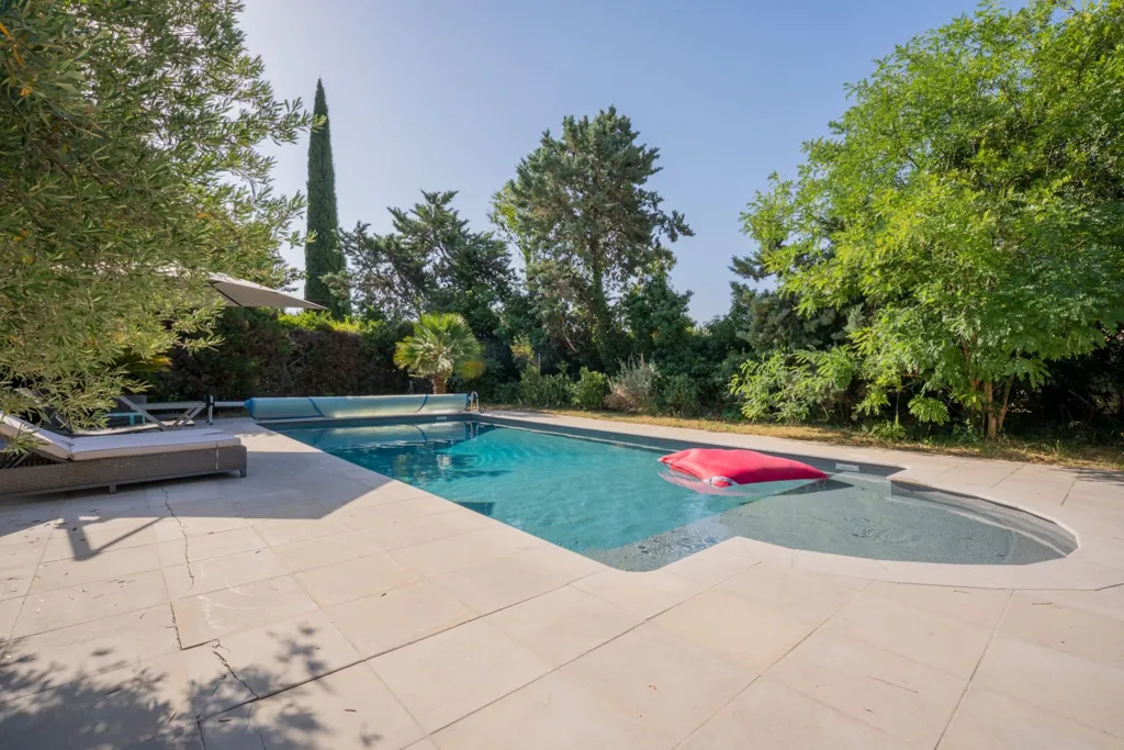 Pool - Luxury House with Pool in Aubagne