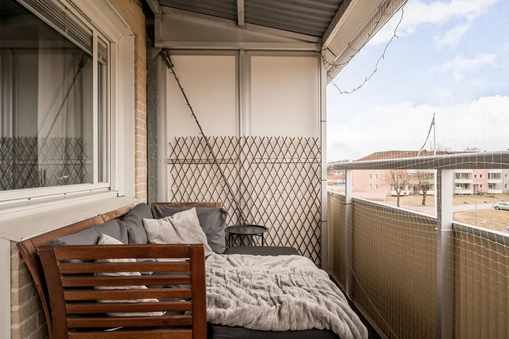 Balcone - Apartment with Large Balcony in Skövde