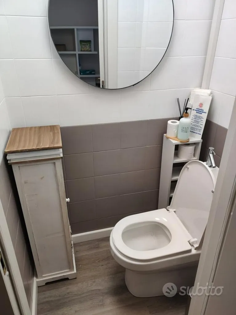 Salles de bain - Professional Office Space in Corso Turati, Milan