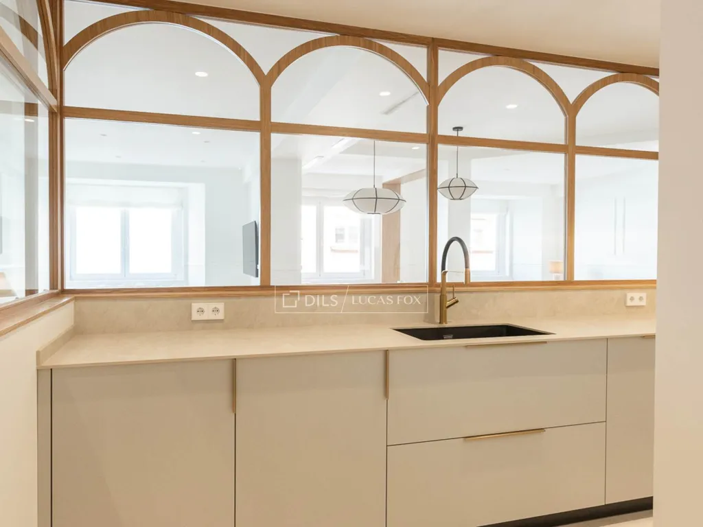 Kitchen - Luxury Flat with High Ceilings in Salamanca