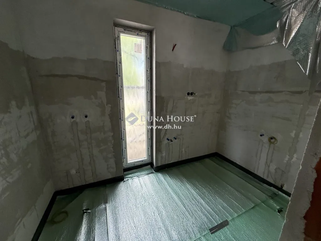 Rooms - Modern Apartment with Balcony in Kecskemét