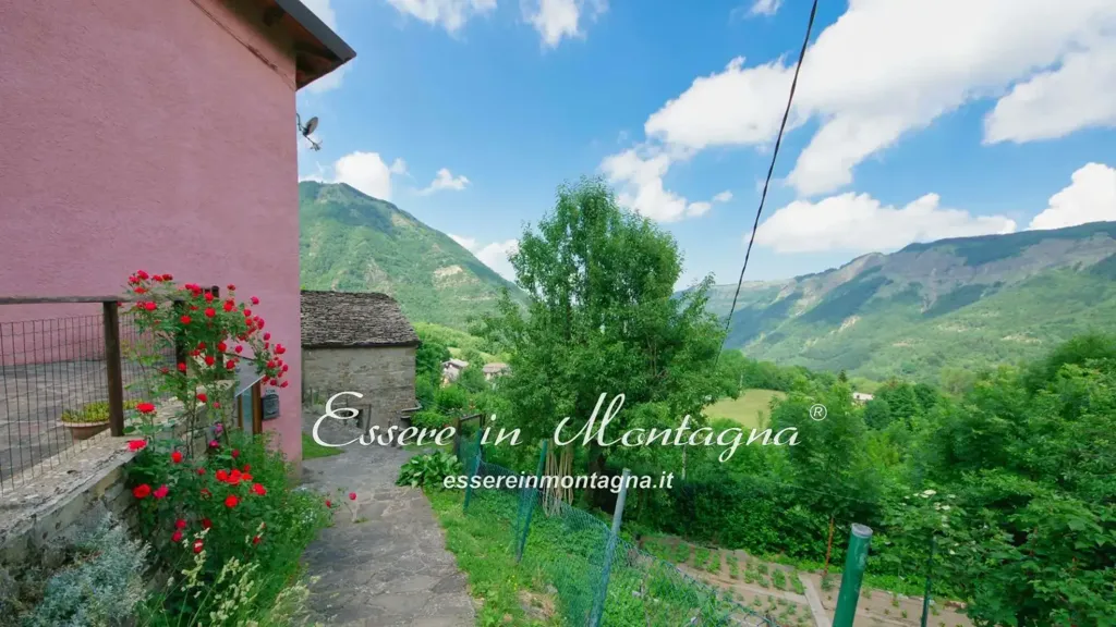 Exterior - House Portion with Mountain View in Fanano