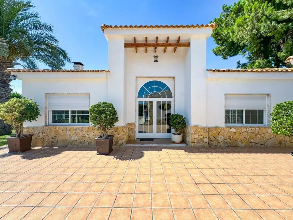 Välivaade - Luxury Detached House with Pool in Perleta