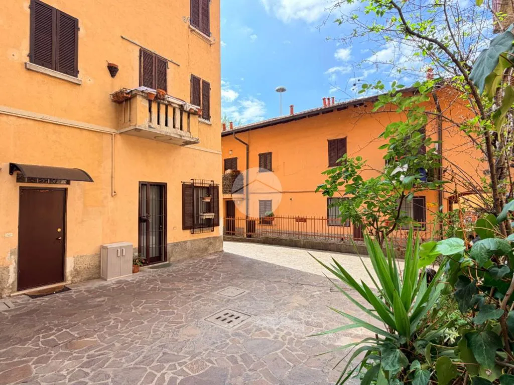 Aed - 2-Bedroom Flat with Balcony in Cermenate, Milan