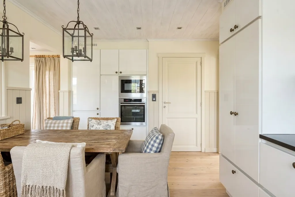 Salle à manger - Half-ouverte Bébouwée avec Jardin à Kuringen
