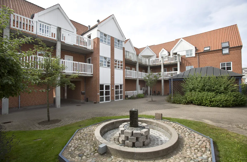 Garden - Two-Bedroom Flat near Brønderslev Centre