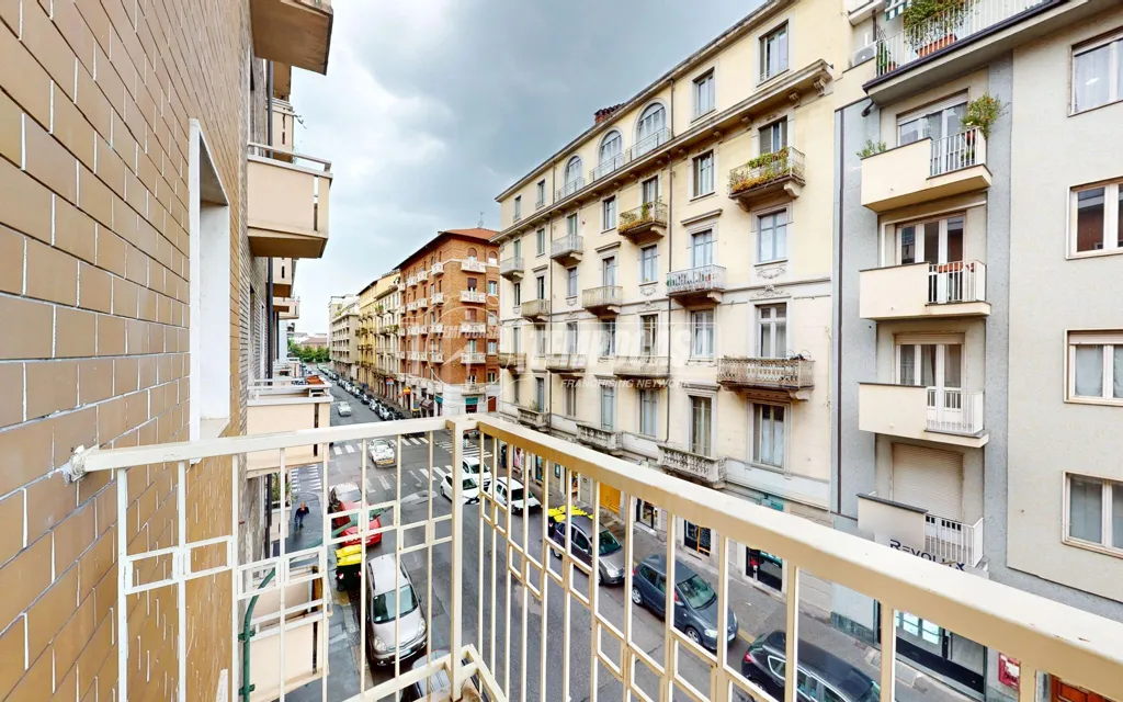 Balcon - Quadrilocale with Balcony in Crocetta, Turin