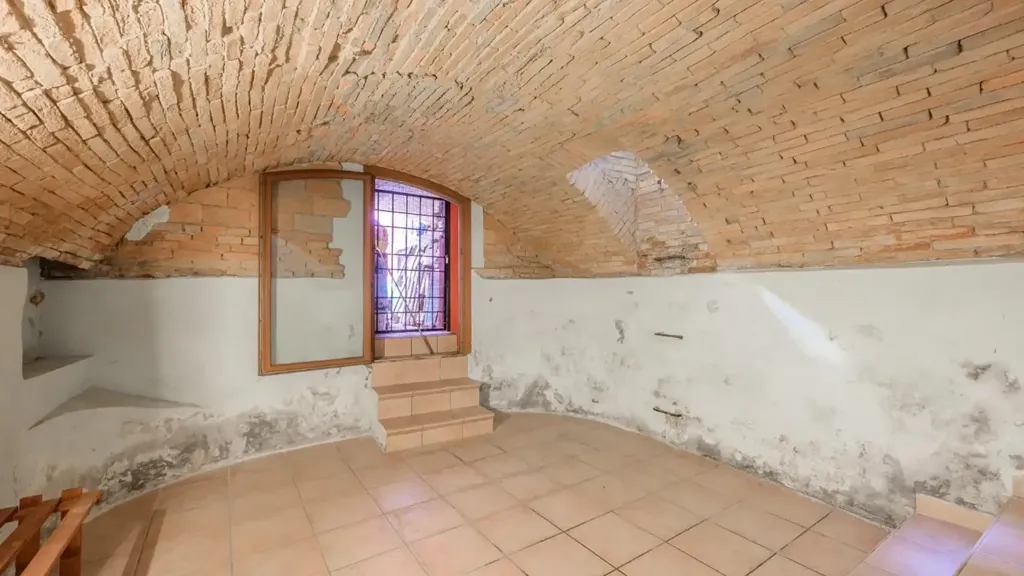 Pièces - Restored House with Private Courtyard in Modena