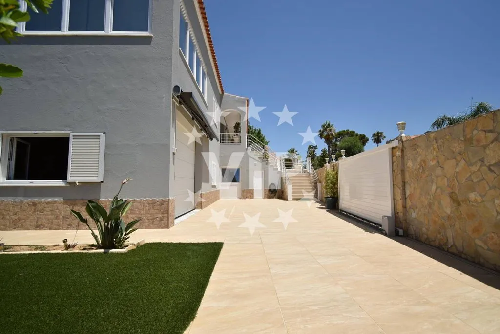 Välivaade - Luxury Villa with Pool in Quarteira