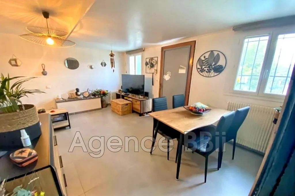 Salle à manger - Maison d'Hôtes avec Piscine et Vue Montagne à Nice