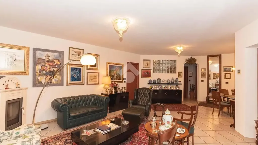 Elutuba - Villa with Pool and Garden in Barbania