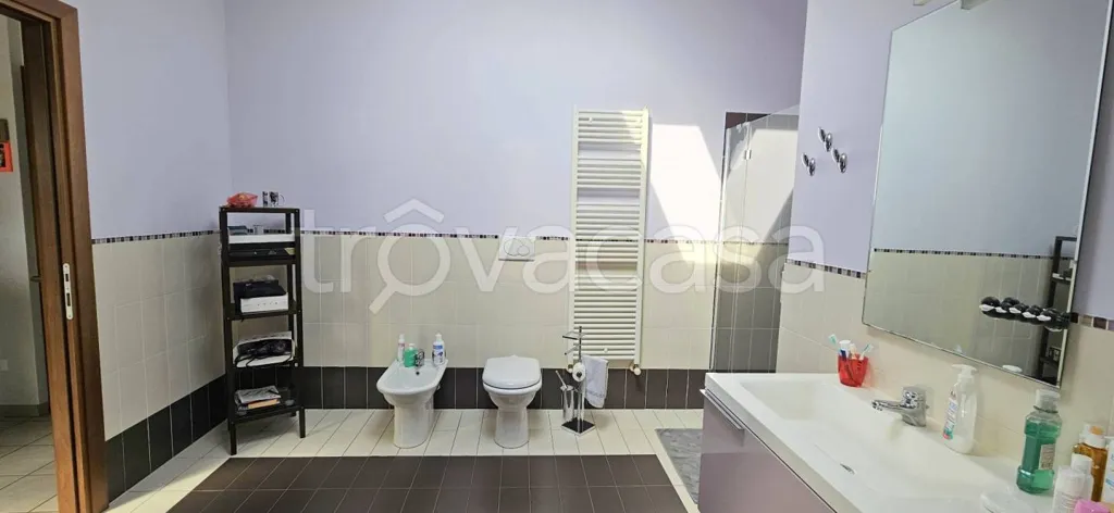 Vannitoad - Apartment with Balcony and Box in Chivasso