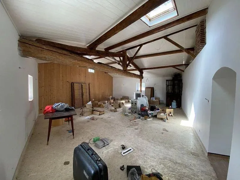 Stanze - Three-Bedroom Flat in Leigneux