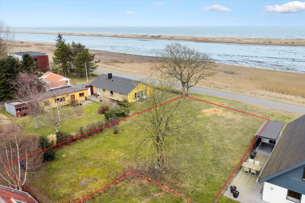 Õhuvaade - Year-Round Plot with 5G Coverage in Hou