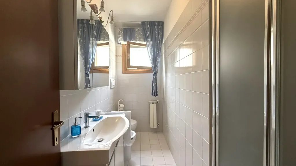 Vannitoad - Bright Apartment with Terraces in Scandicci