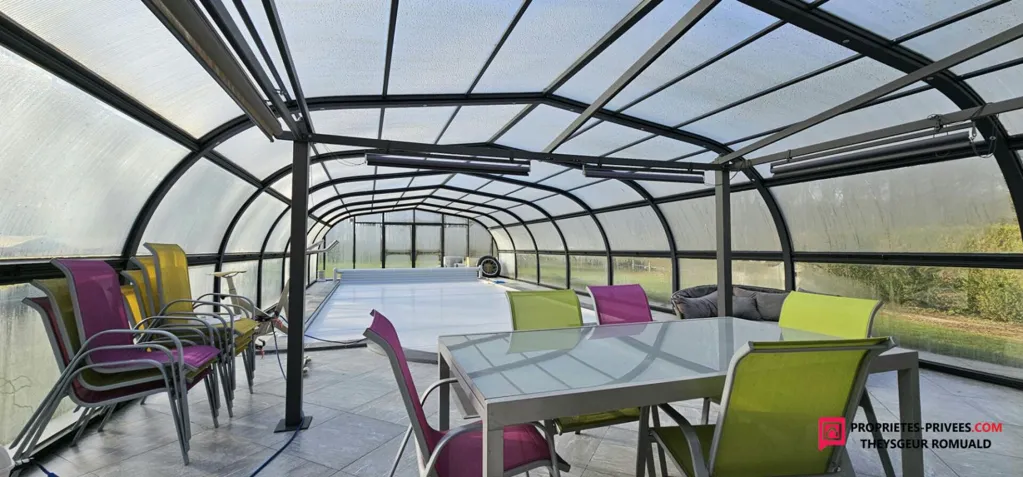Terrasse - Maison avec Piscine Chauffée près de Courtenay