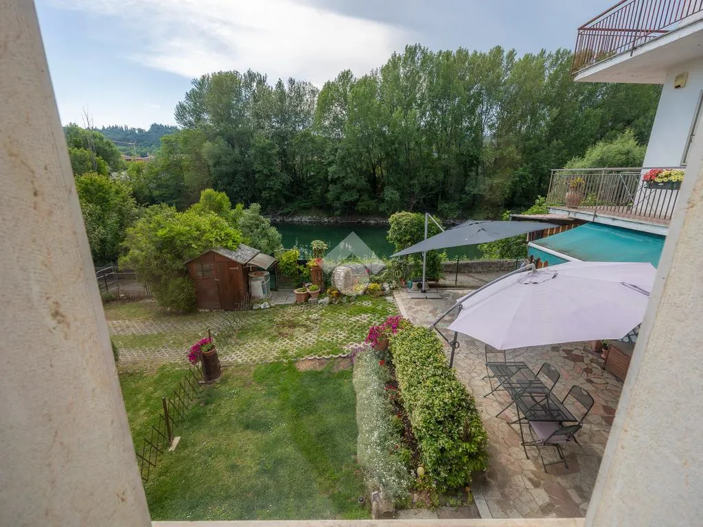 Garden - Rustic House with River View near Verona