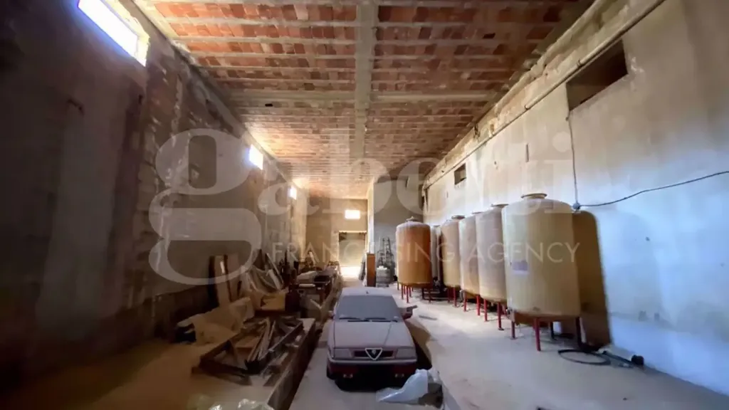 Toad - Rustic Warehouse with Sicilian Courtyard in Pachino