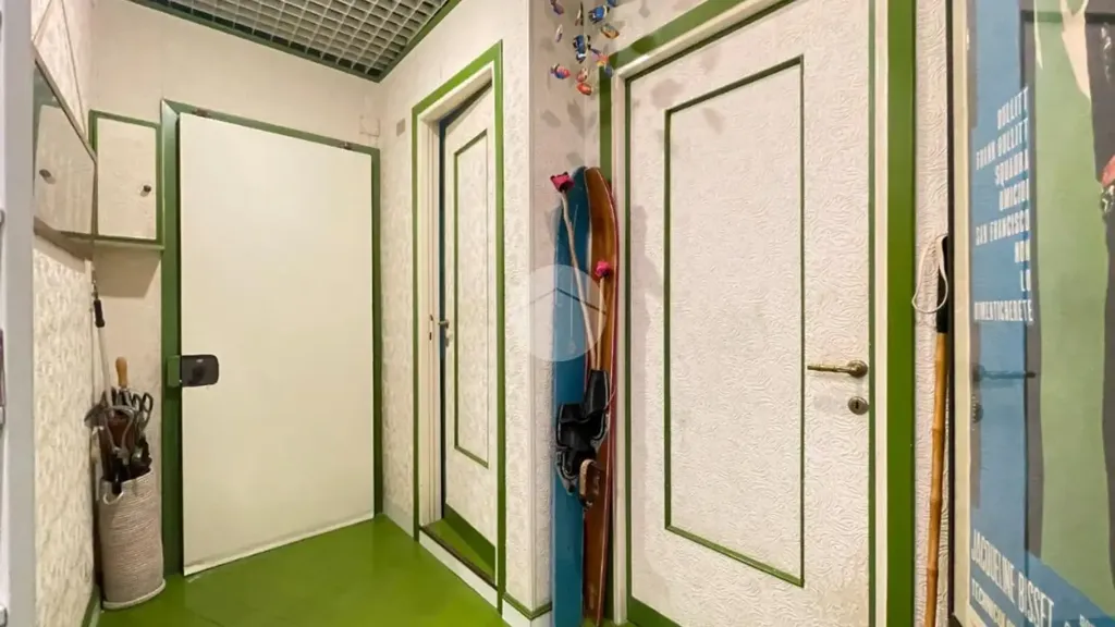 hallway_entrance