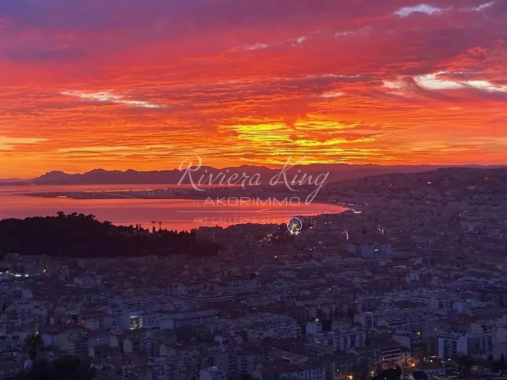 Luxury Penthouse with Panoramic Views in Nice