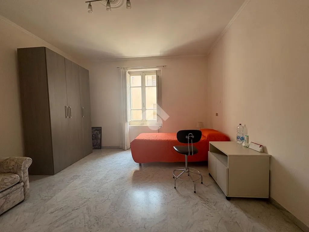 Magamistoad - Bright 3-Bedroom Apartment in Via Chimirri, Catanzaro