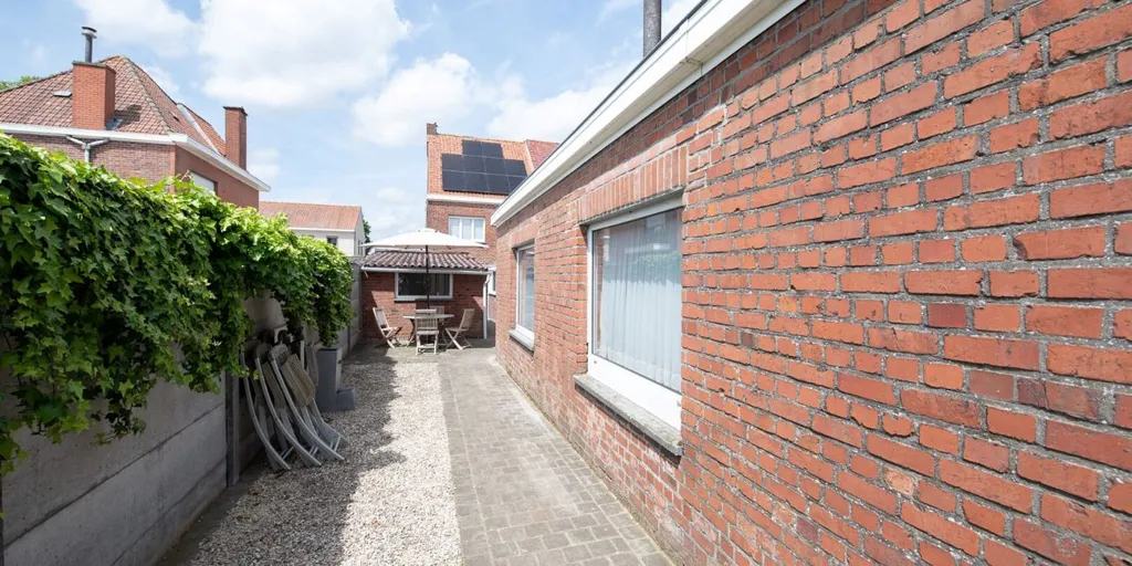 Extérieur - Maison à Rénover avec Jardin à Waregem