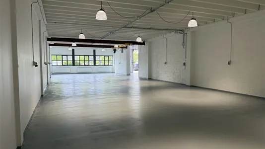 Stanze - Showroom Office with Warehouse in Ishøj
