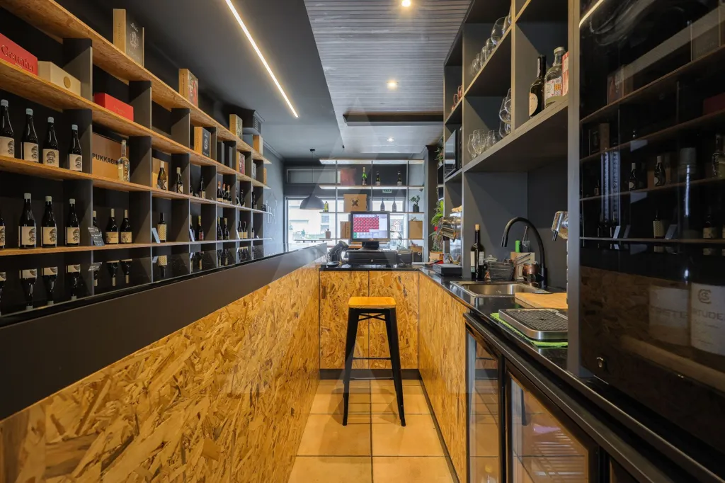 Pièces - Wine Store with Terrace in Ílhavo Centre