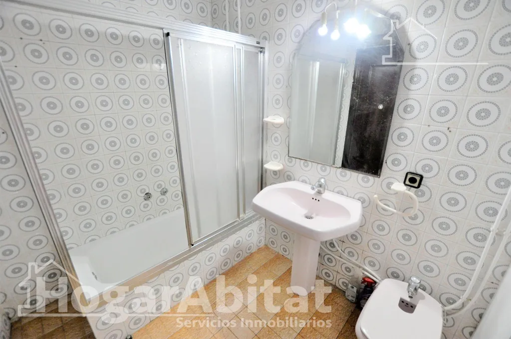 Vannitoad - Spacious Apartment with Balcony in Malilla, Valencia
