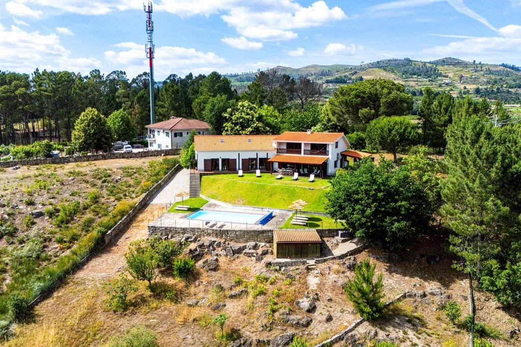 Vue aérienne - Luxury Detached House with Extensive Land in Baião