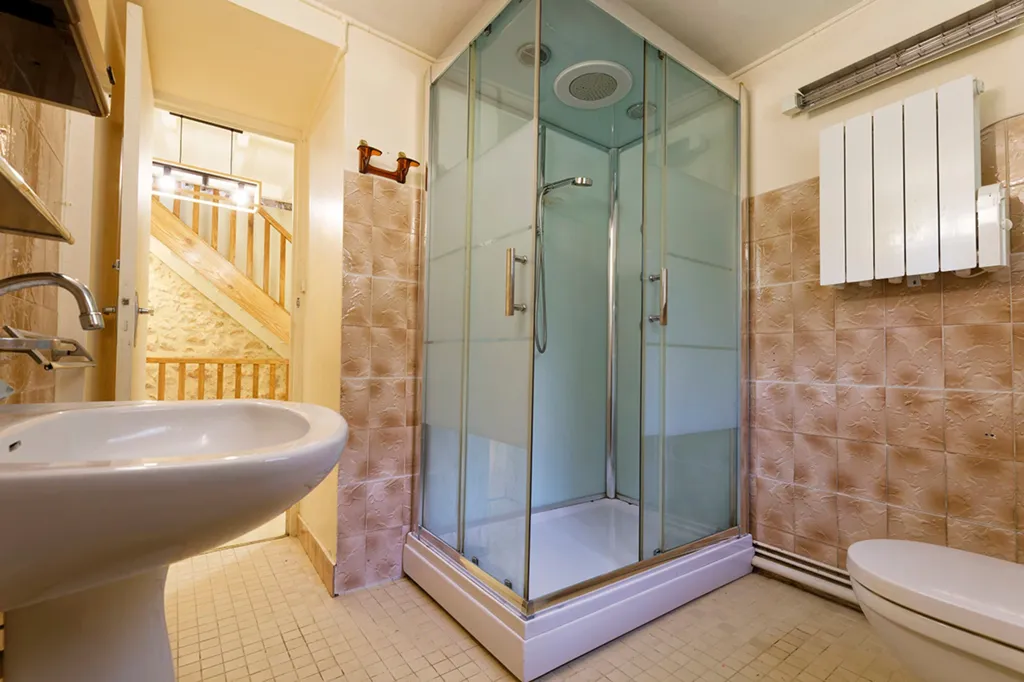 Bathrooms - Village House with Courtyard in Varaignes