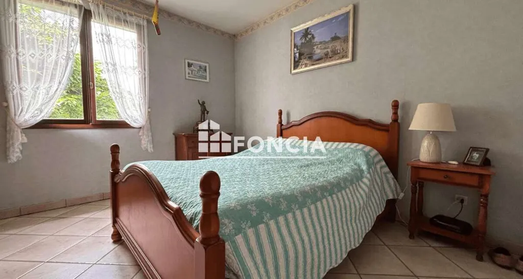 Bedrooms - Family House with Pool in Green Setting