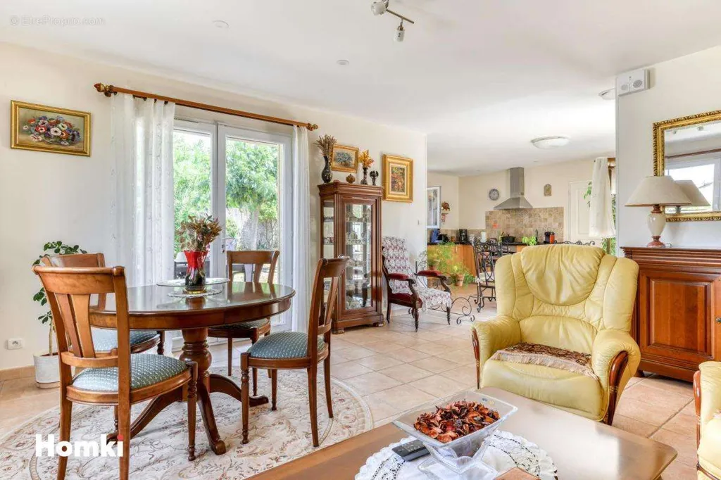 Salle à manger - Villa avec Piscine à Montbrun-des-Corbières