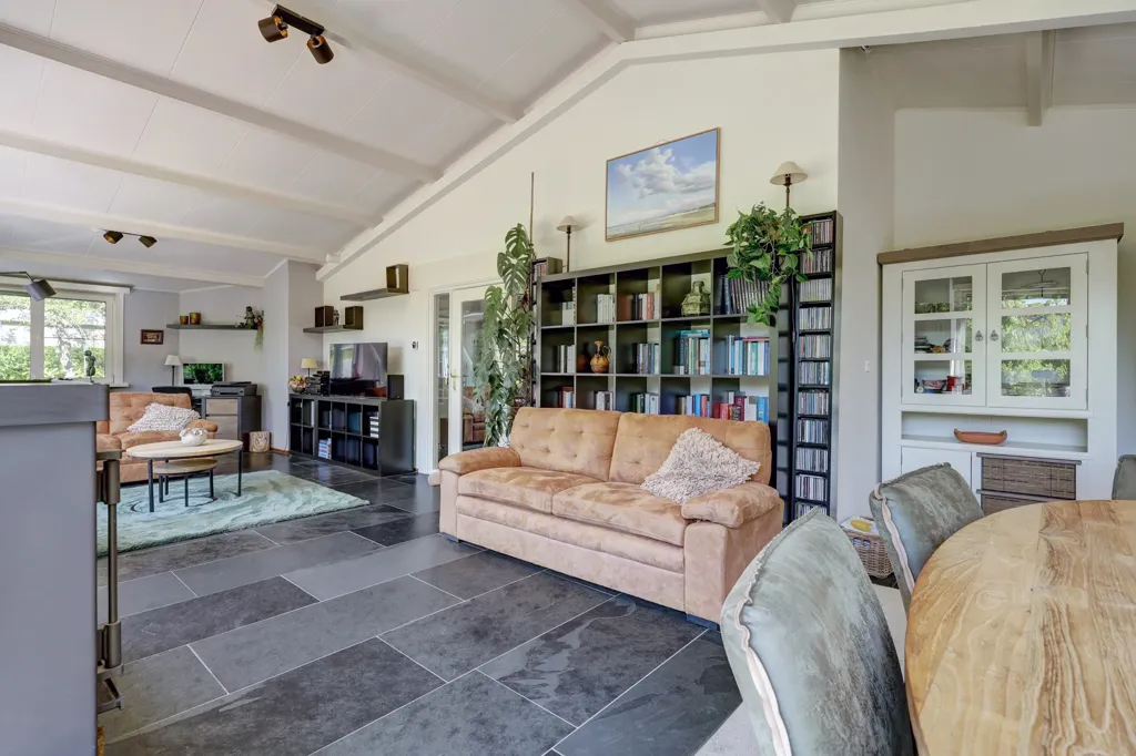 Elutuba - Modernised Bungalow with Garden in Kortgene