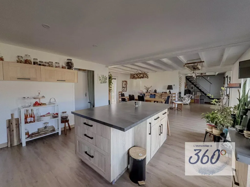Köök - Renovated Farmhouse with Pool in Louhans