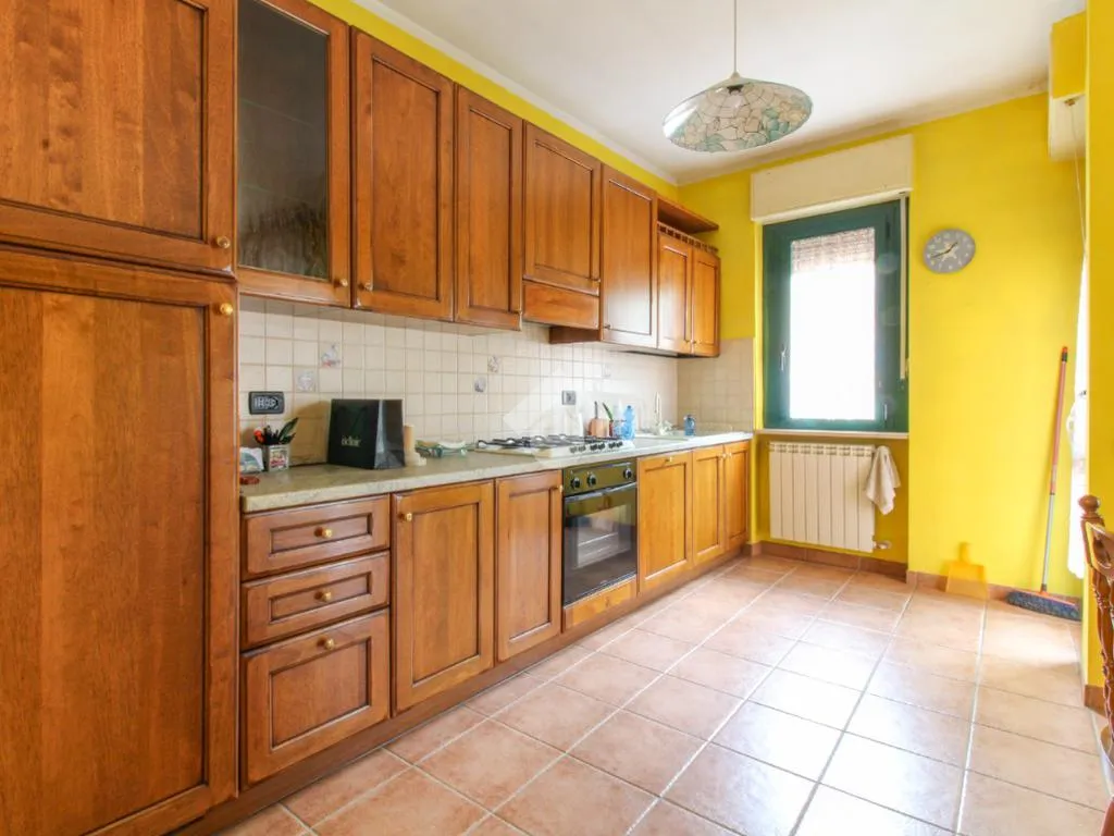 Cuisine - Trilocale with Private Balcony in Vestone