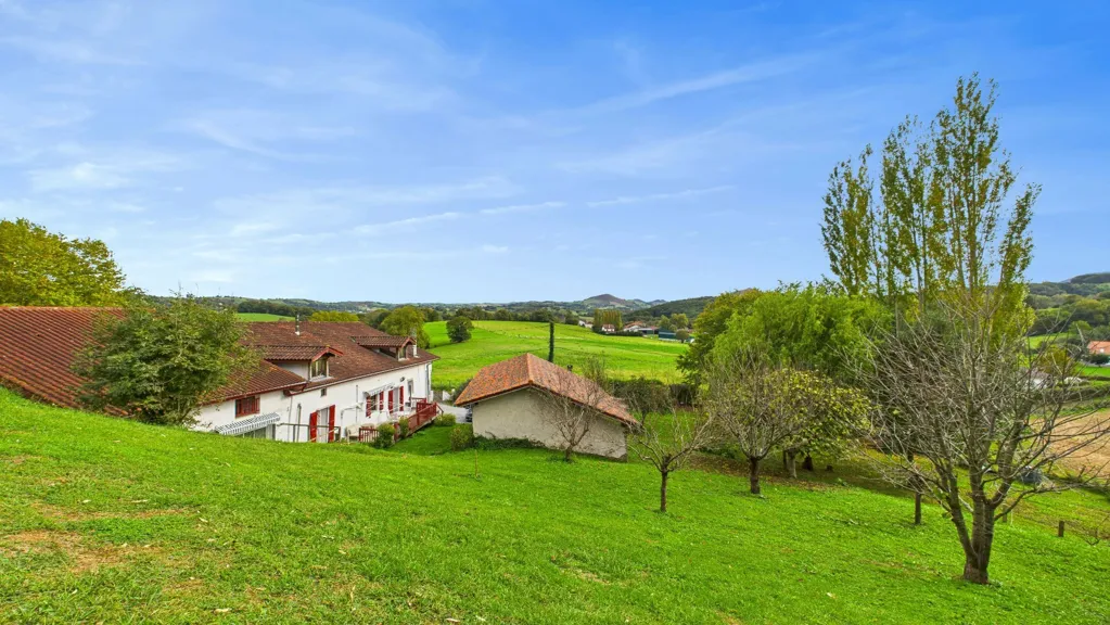 Giardino - Historic Basque Farmhouse with Gîte in Hasparren