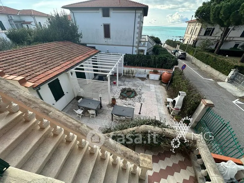 Terrasse - Two-Unit Apartment with Private Garden in Castiglioncello