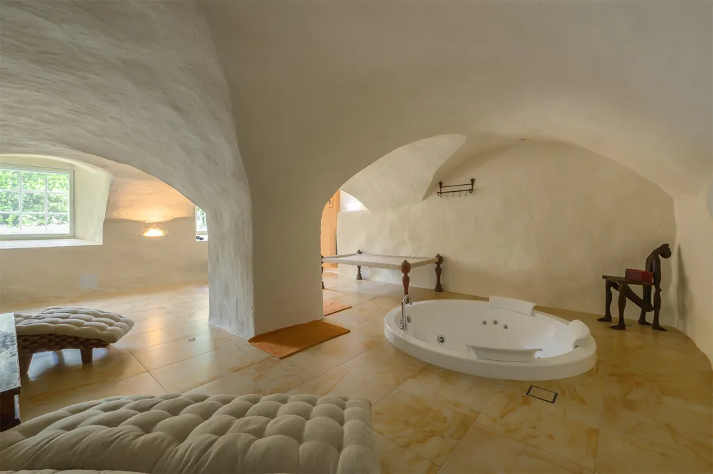 Rooms - Historic Villa with Garden in Tallinn