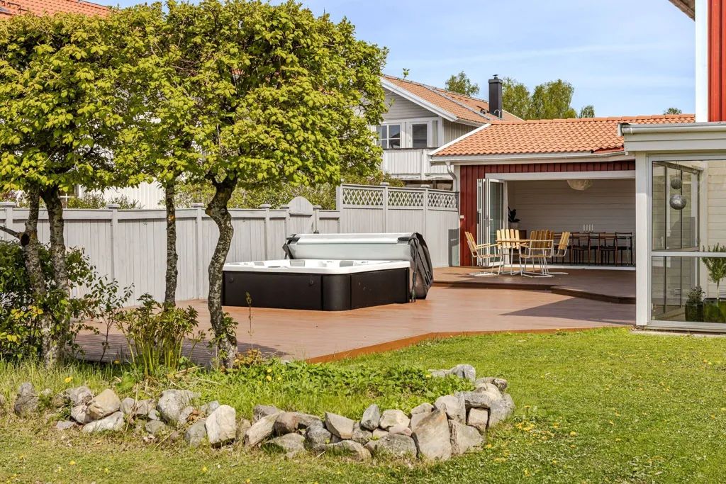 Terrasse - Villa with Lake View in Falun