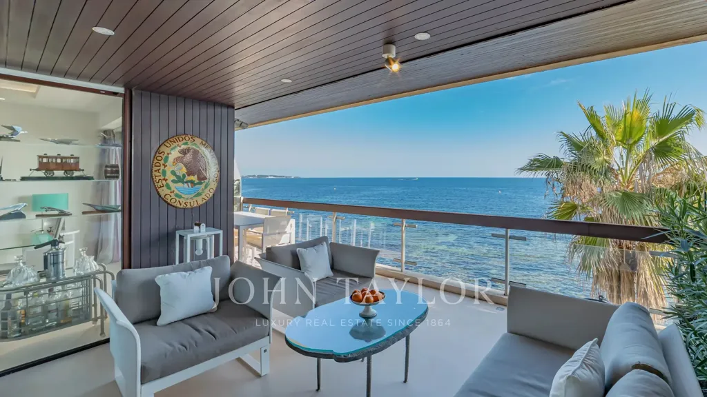 Terrazza - Renovated Apartment with Sea View in Cannes