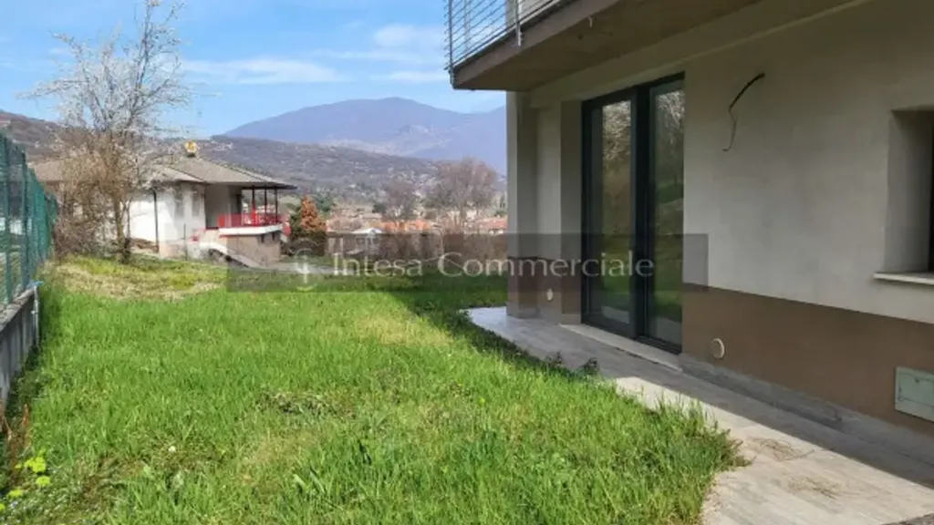 Jardin - Panoramic Villa with Large Windows in Collebeato