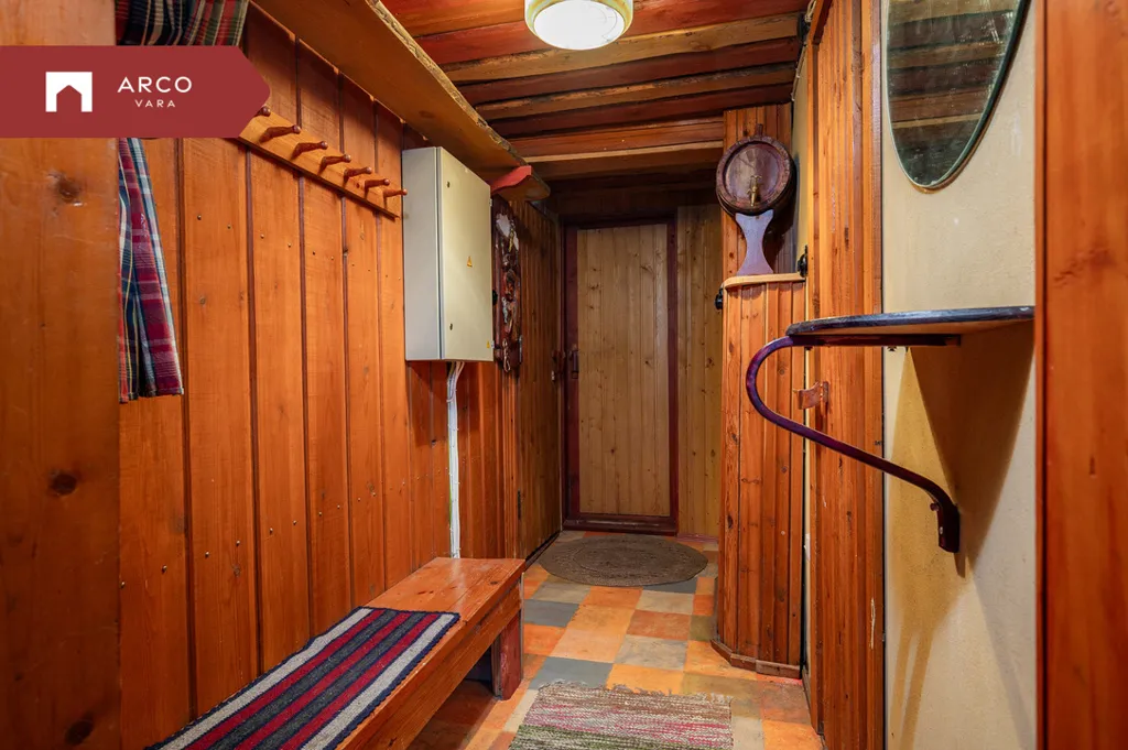 hallway_entrance