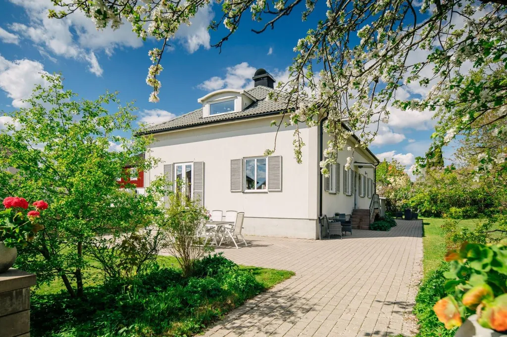 8-room house in Töreboda kommun